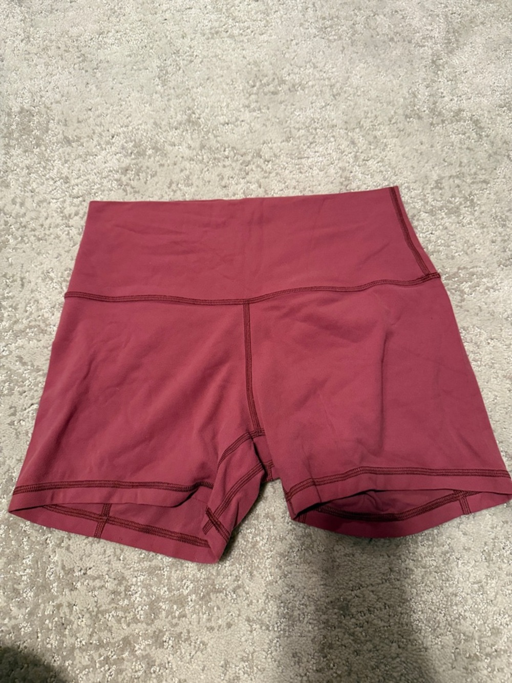 Women’s High-Waist Performance Shorts - Maroon